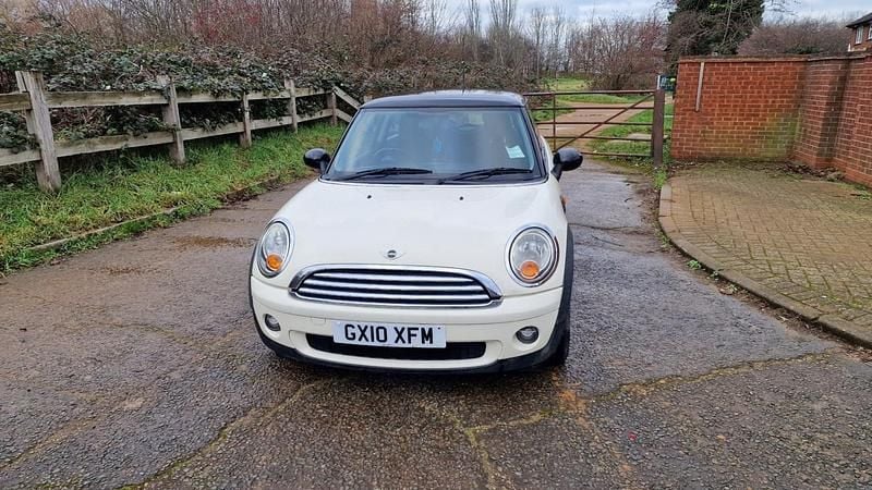 White Used 2010 Mini Cooper Hatch Hatchback | £2,995 (Good price) - Image 1/4