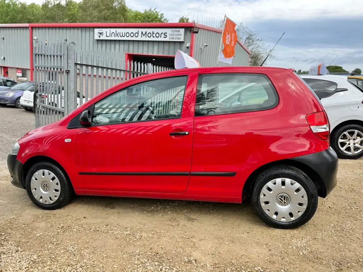 Used VW Fox 55 HP (40 kW) 2010 Red Hatchback