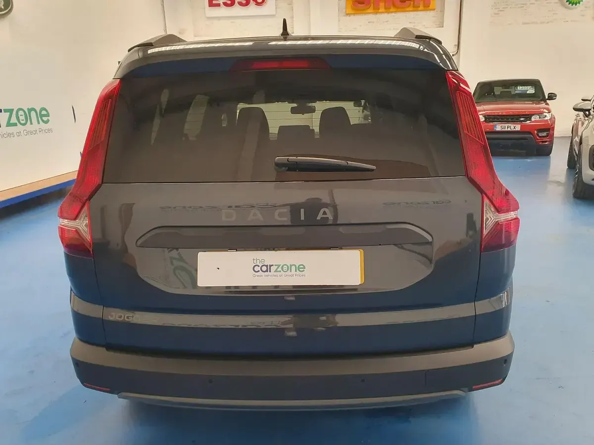Used Dacia Jogger Extreme 110 HP (80 kW) 2022 Grey MPV