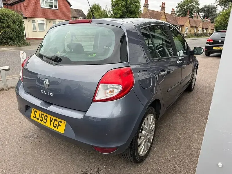 Used Renault Clio Dynamique 75 HP (55 kW) 2009 Blue Hatchback