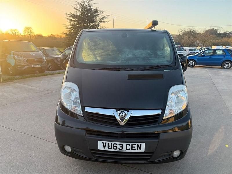 Used Vauxhall Vivaro Sportive 115 HP (84 kW) 2014 Black MPV