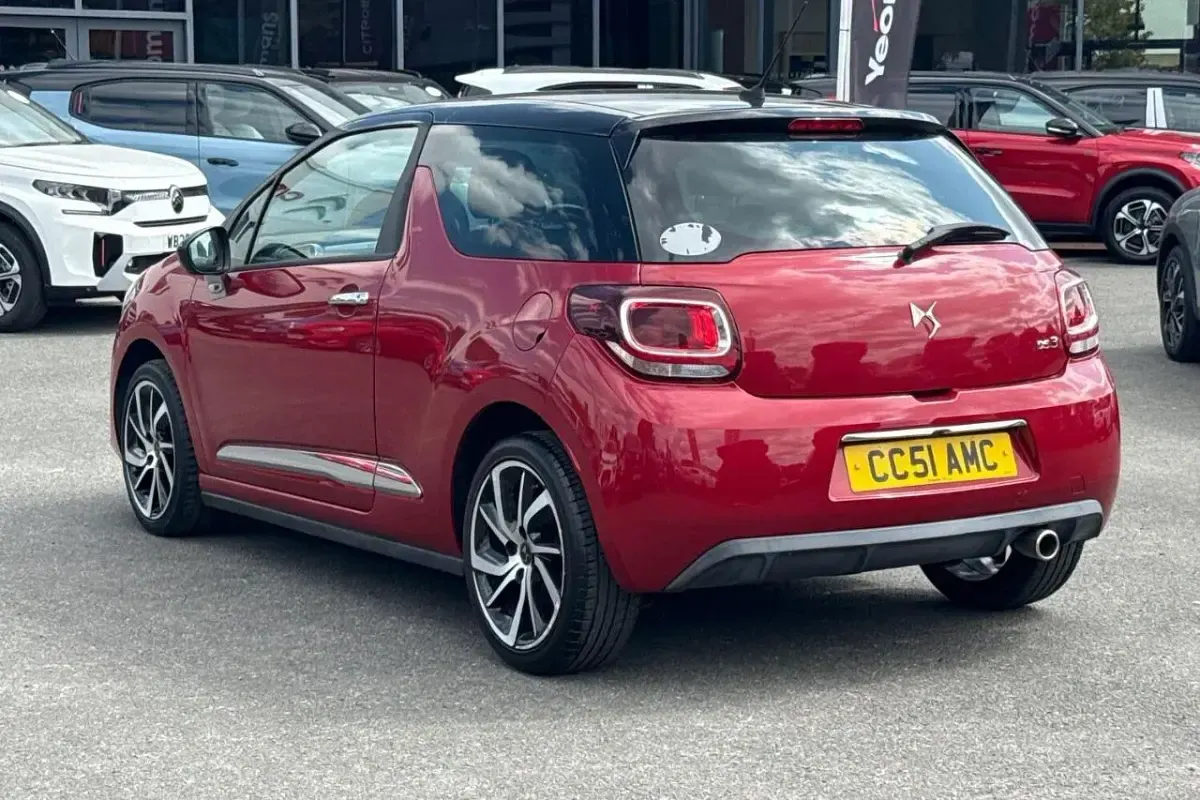 Used DS Automobiles DS3 Crossback Connected Chic 108 HP (79 kW) 2018 Red SUV