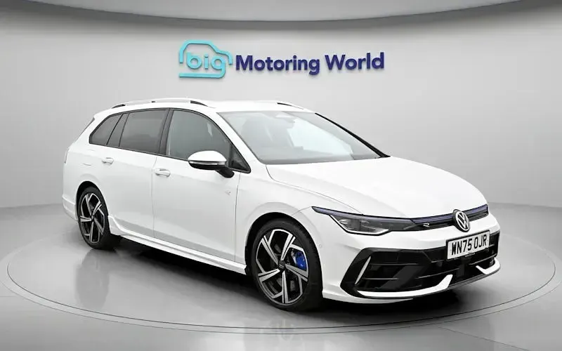 Used VW Golf VIII R 333 HP (244 kW) 2024 White Estate