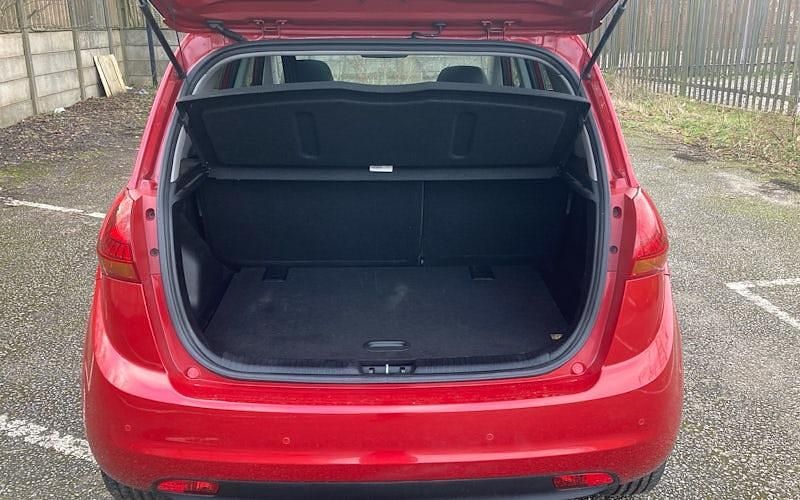 Used Kia Venga 125 HP (91 kW) 2019 Hatchback