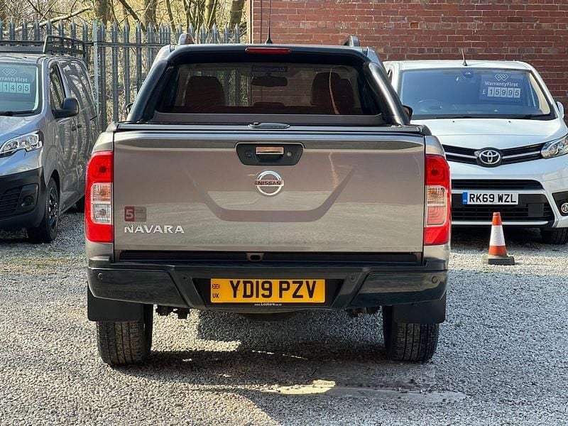 Used Nissan Navara N-Guard 190 HP (139 kW) 2019 Grey Pickup