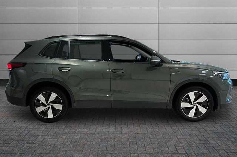 Used VW Tiguan Edition 150 HP (110 kW) 2024 Urano grey SUV