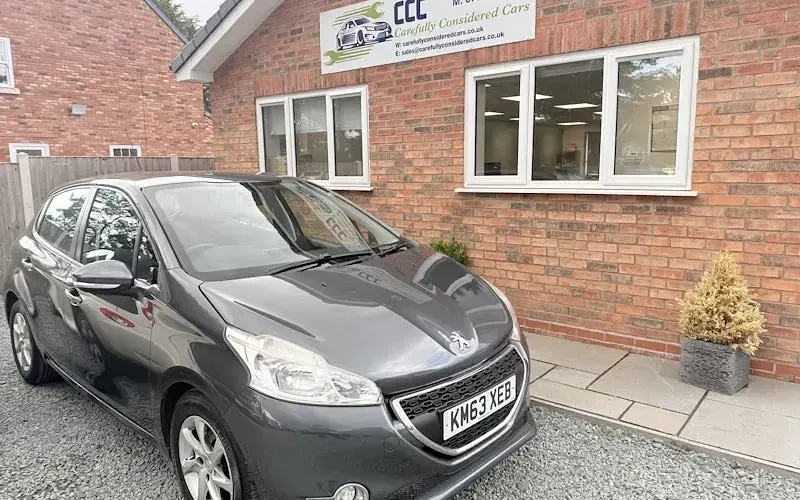 Used Peugeot 208 Active 82 HP (60 kW) 2014 Hatchback