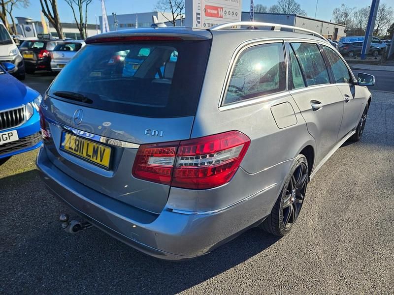 Usado Mercedes E250 Avantgarde 2011 Prateado Carrinha