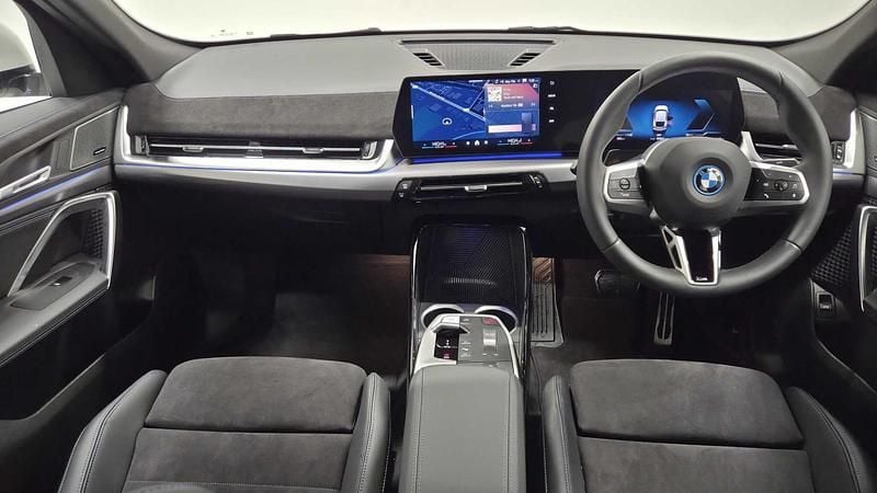 New BMW iX2 Luxury Line 147 kW (201 HP) 2025 White SUV