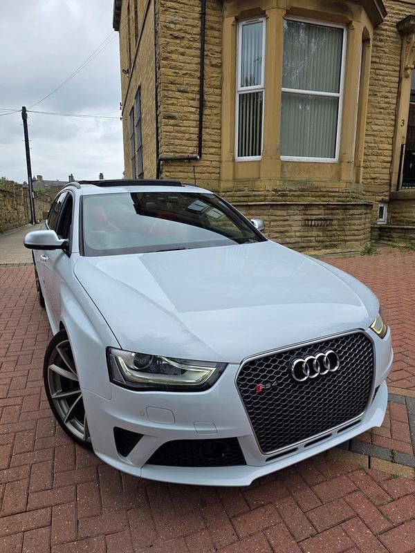 White Used 2014 Audi RS4 Performance Estate | £21,495 (Super price) - Image 1/4