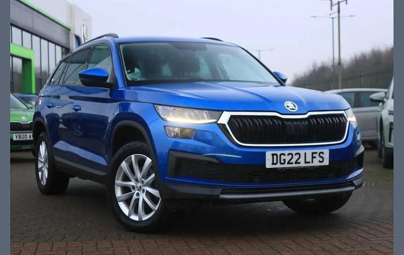 Race blue metallic Used 2022 Skoda Kodiaq SE SUV | £19,195 (Super price) - Image 1/4