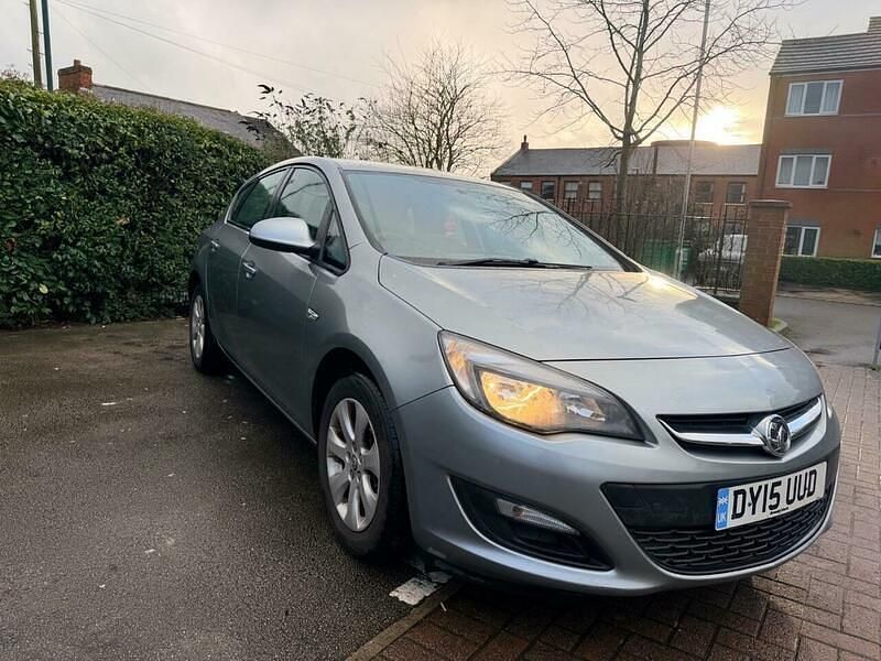 Used Vauxhall Astra Design Edition 2015 Silver Hatchback