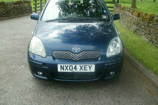 Usado Toyota Yaris 85 HP (62 kW) 2004 Citadino