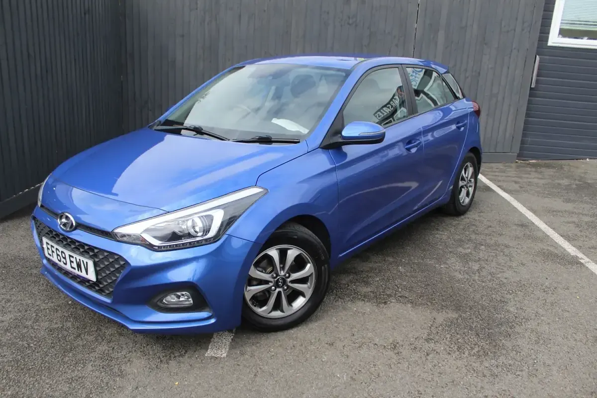 Used Hyundai i20 SE 84 HP (61 kW) 2019 Blue Hatchback