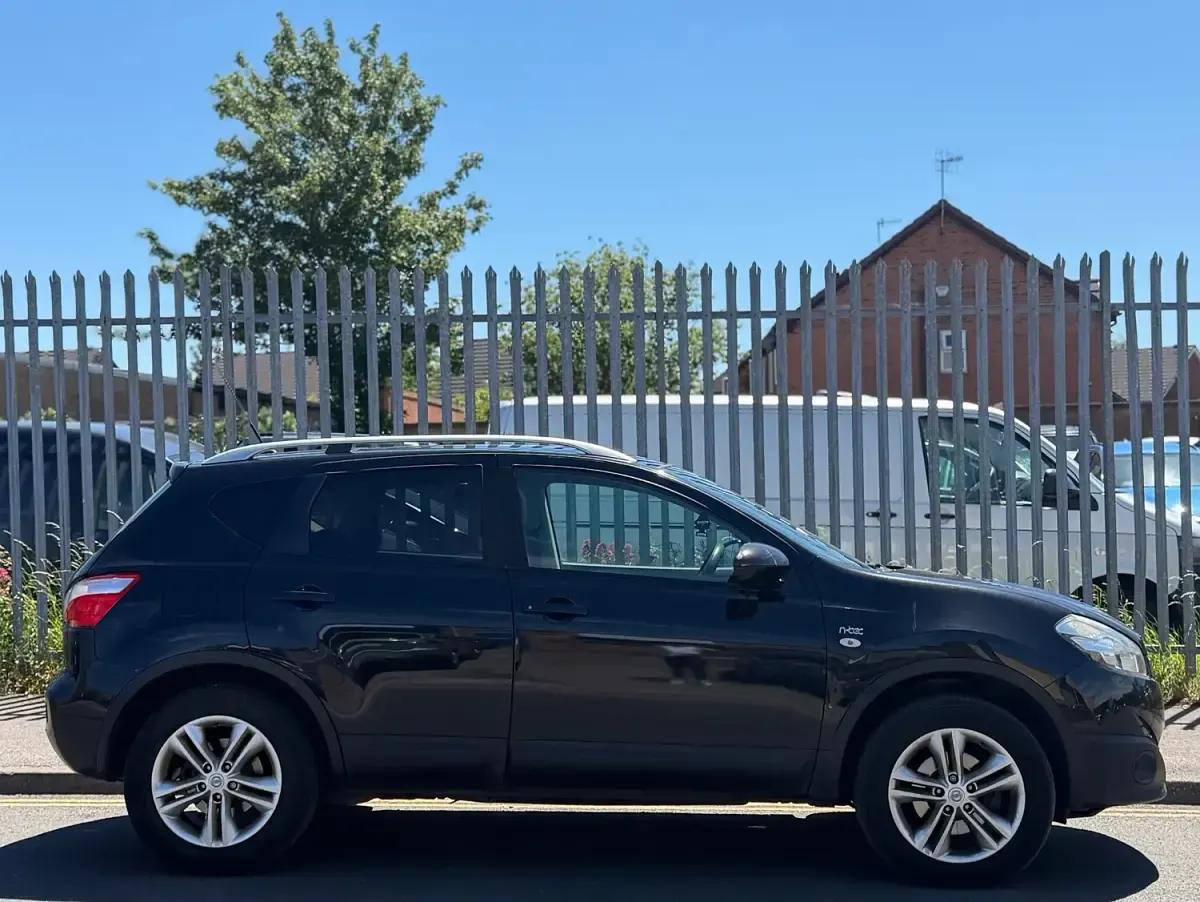 Used Nissan Qashqai N-TEC 106 HP (77 kW) 2010 Black SUV