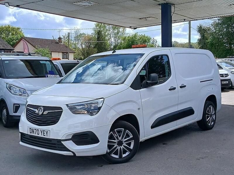 Used Vauxhall Combo Sportive 100 HP (73 kW) 2020 White MPV