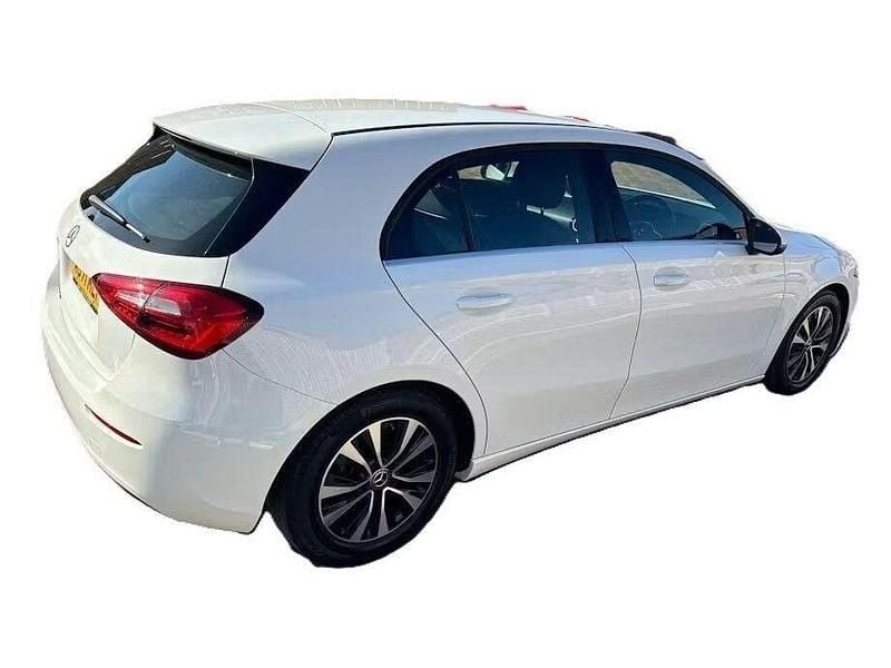 Used Mercedes A180 SE 136 HP (100 kW) 2021 White Hatchback