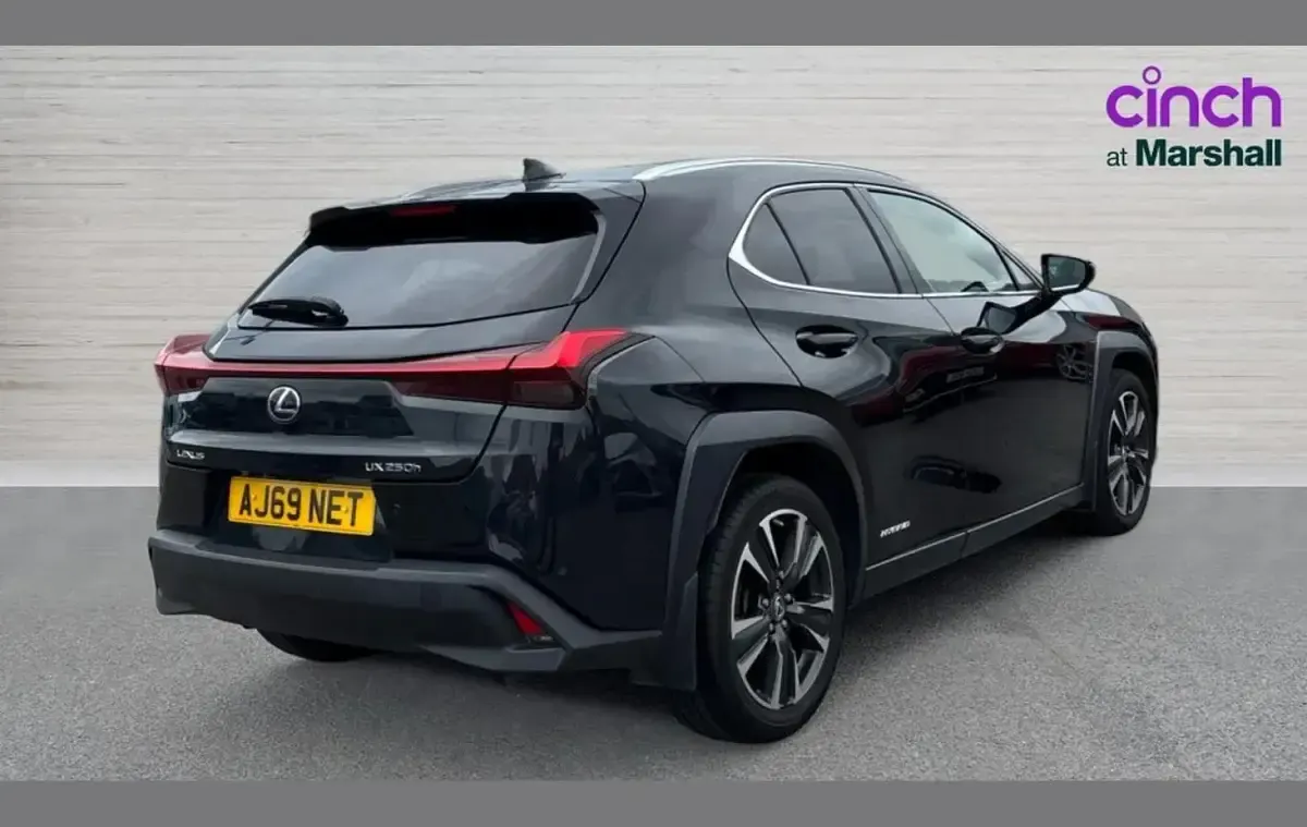 Used Lexus UX 250h 180 HP (132 kW) 2019 Black SUV