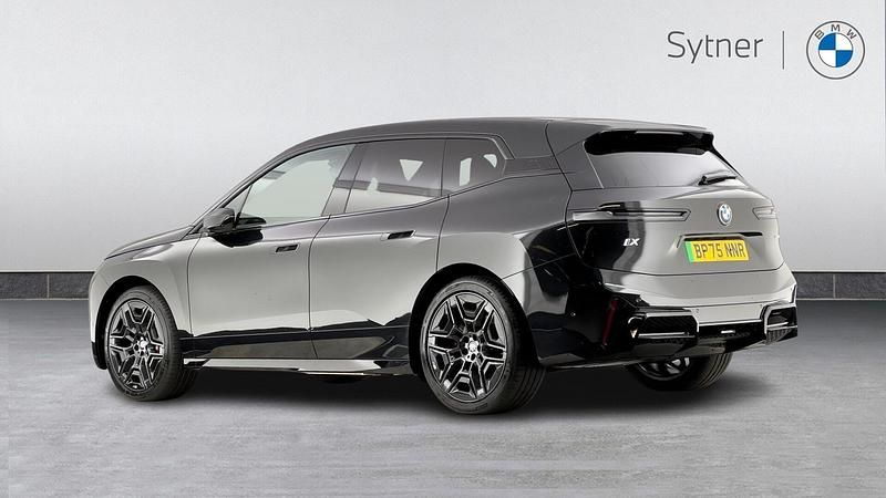 Usado BMW iX M Sport 295 kW (402 CV) 2025 Negro SUV