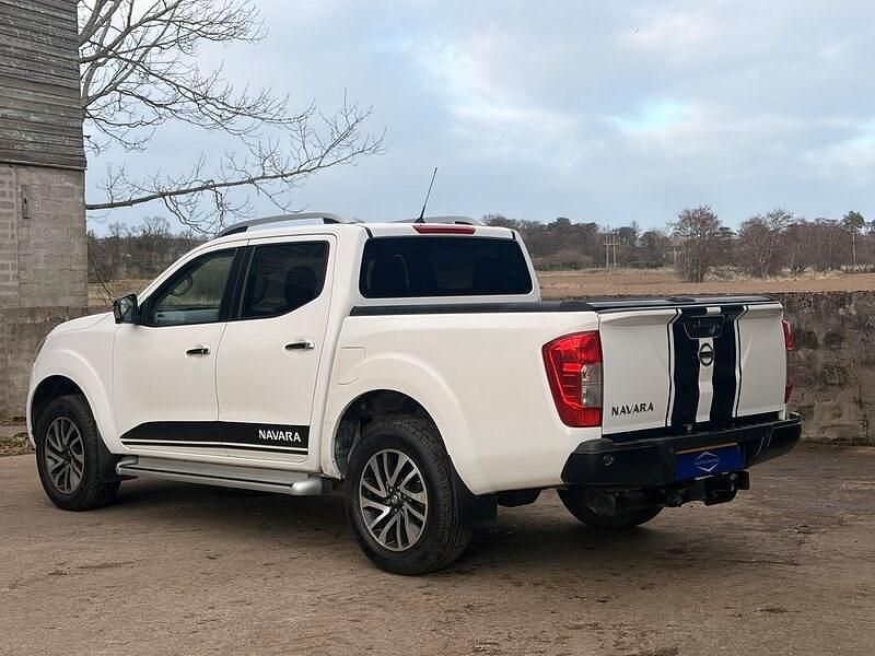 Used Nissan Navara Tekna 190 HP (139 kW) 2016 White Pickup