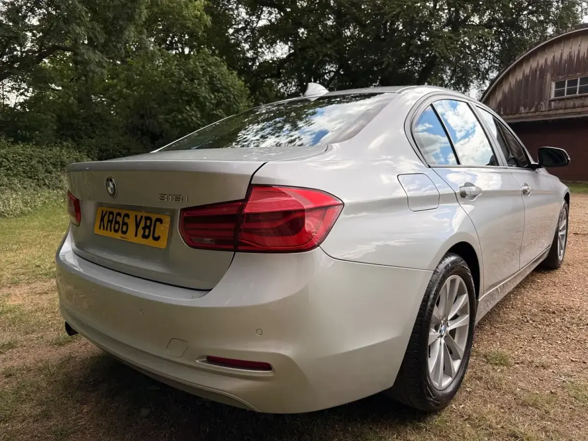 Used BMW 318 Efficient Dynamics 2016 Silver Sedan