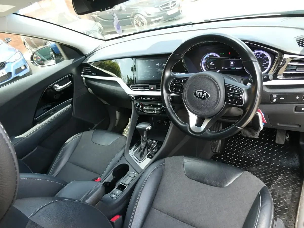 Used Kia Niro Play 2020 Blue SUV