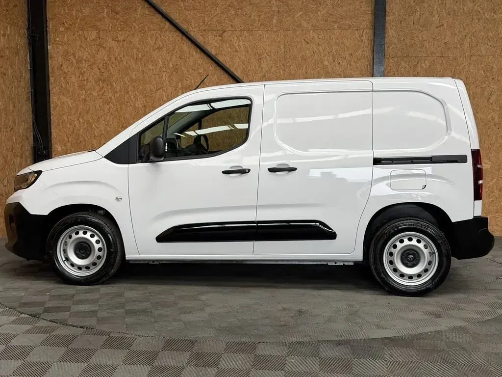 Used Peugeot Partner 131 HP (96 kW) 2024 White MPV