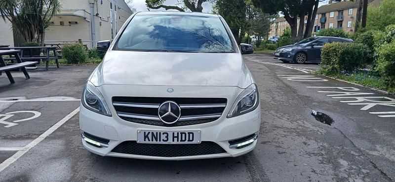 Used Mercedes B180 2013 White MPV