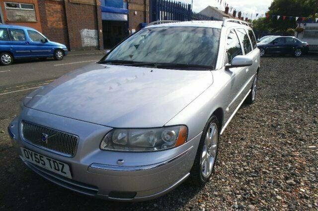 Used 2005 Volvo V70 Estate | £1,799 (Fair price) - Image 1/4