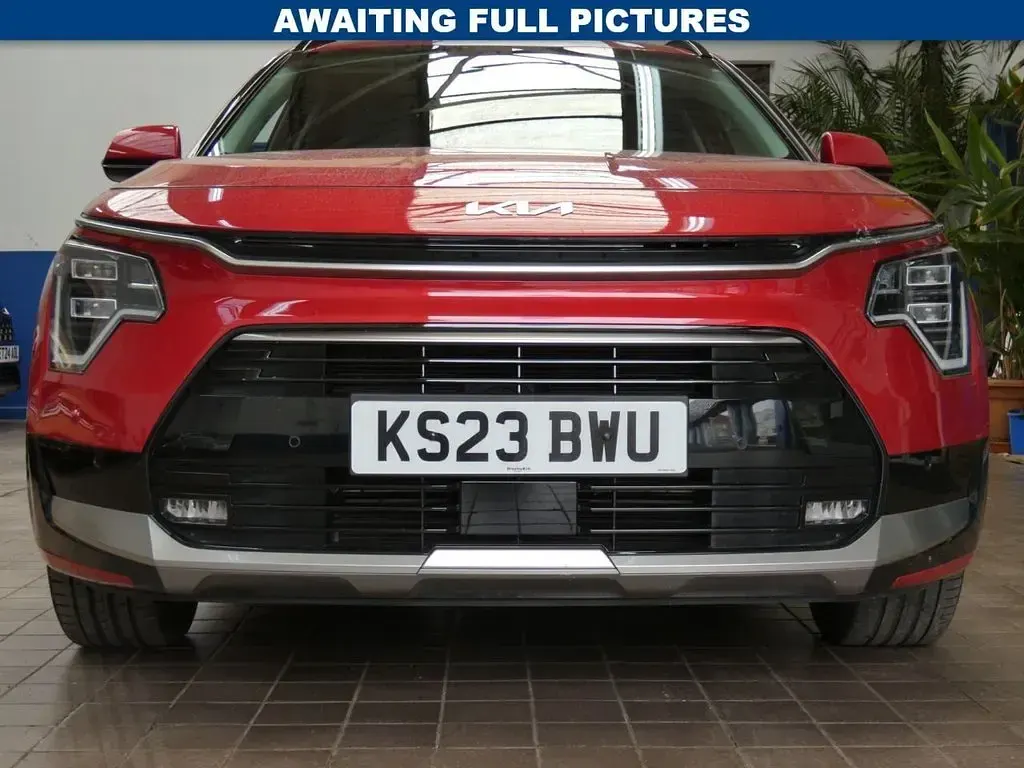 Used Kia Niro 139 HP (102 kW) 2023 Red SUV