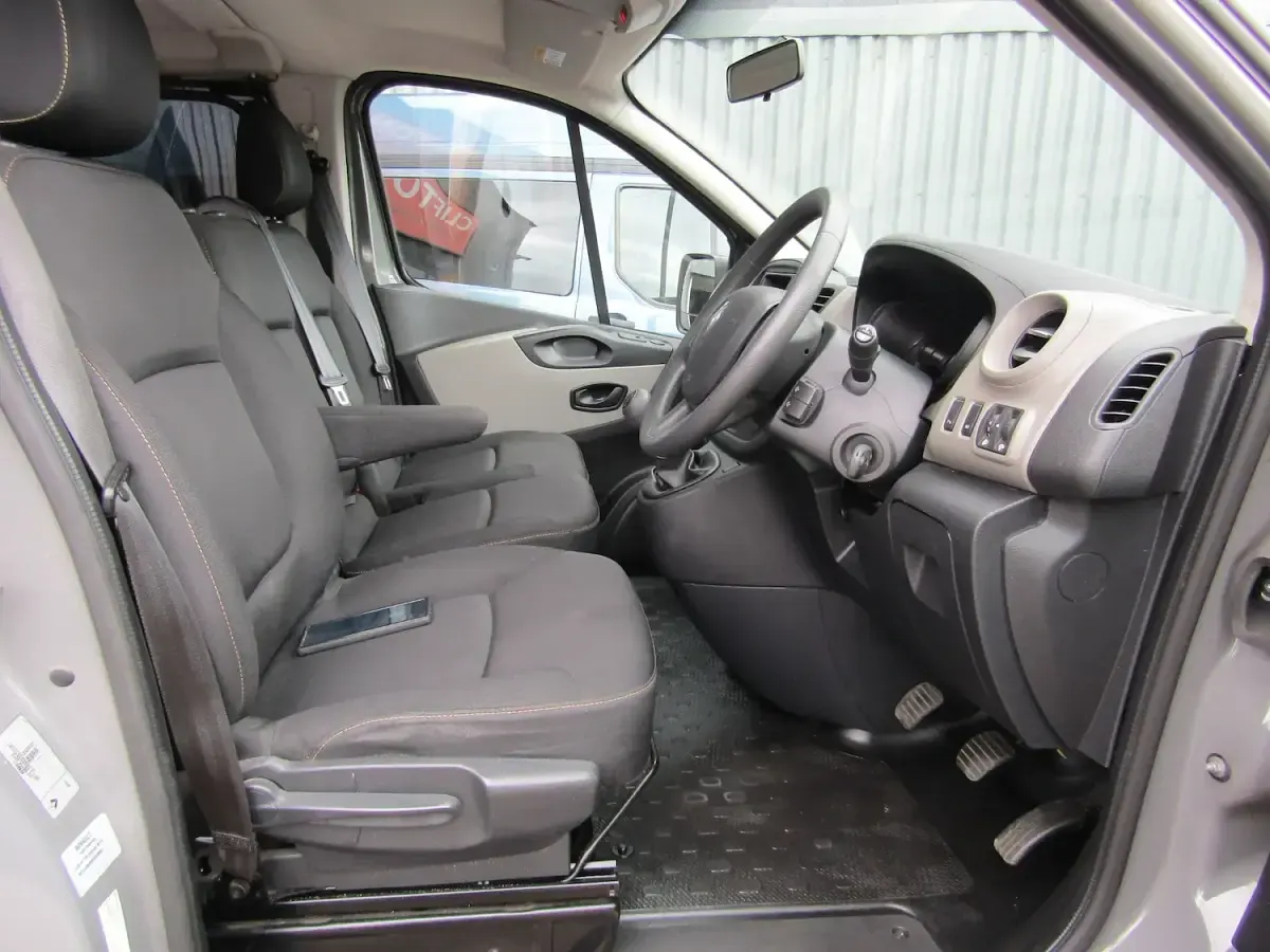 Used Renault Trafic Business 2019 Grey MPV