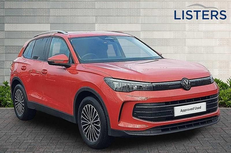 New VW Tiguan Match 150 HP (110 kW) 2025 Persimmon red SUV