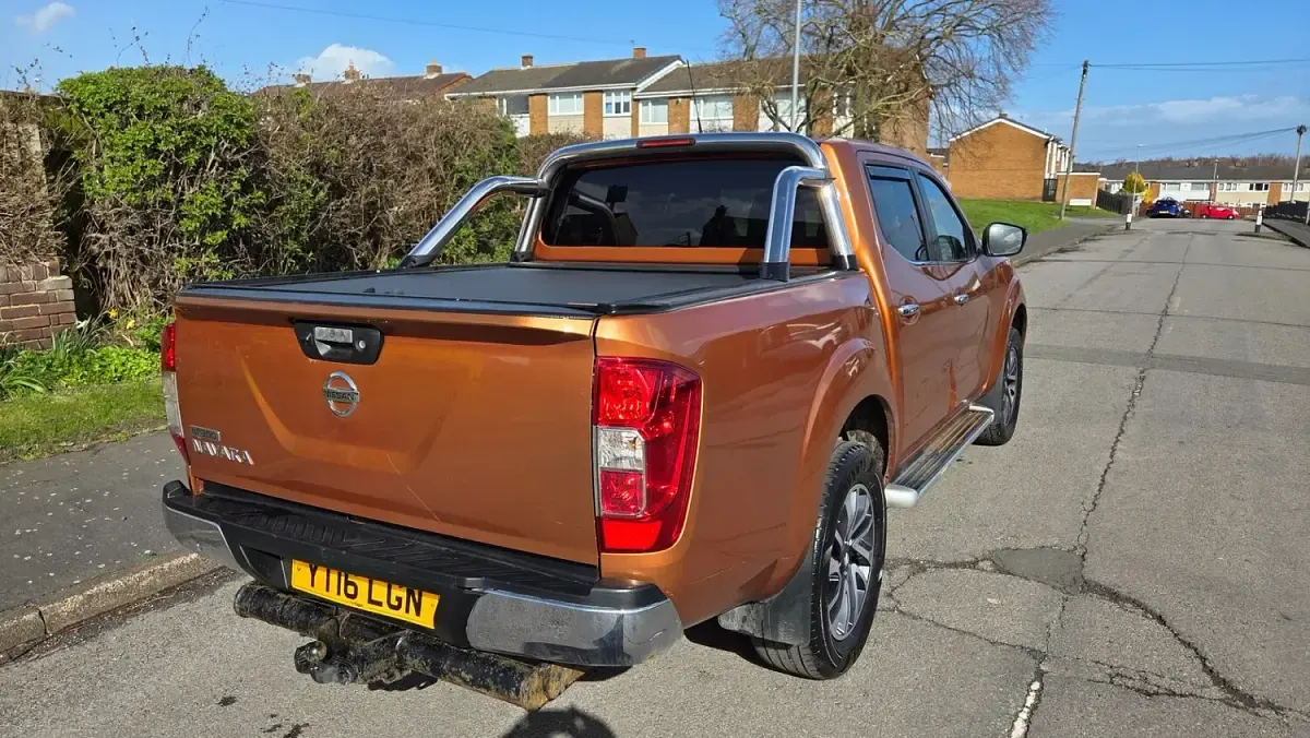 Used Nissan Navara Acenta+ 2016 Orange Pickup