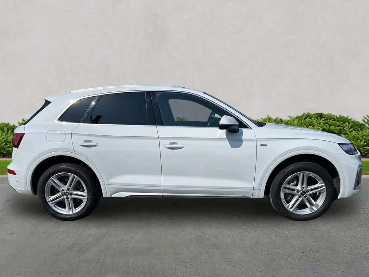Used Audi Q5 S-Line 265 HP (194 kW) 2022 White SUV