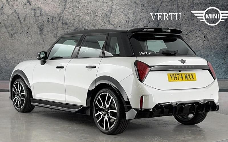 Used Mini Cooper Sport 114 kW (156 HP) 2026 Hatchback