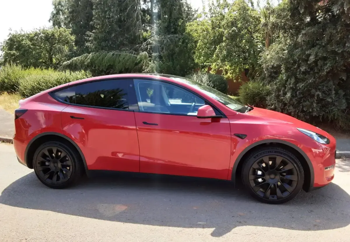 Used Tesla Model Y Long Range AWD 378 kW (514 HP) 2022 Red SUV
