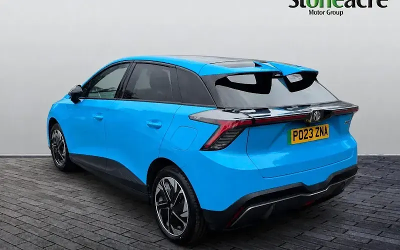 Used MG MG4 EV Trophy 150 kW (204 HP) 2023 Blue Hatchback