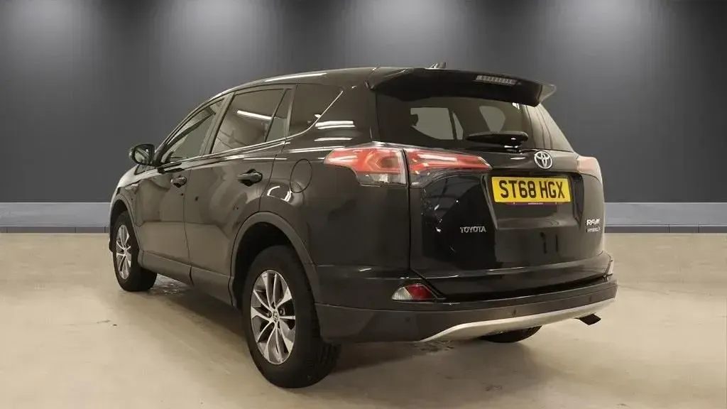 Usado Toyota RAV4 197 HP (144 kW) 2018 Preto SUV