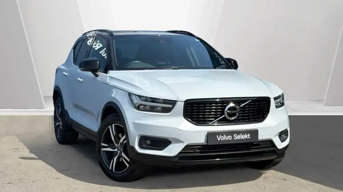Used Volvo XC40 R-Design 163 HP (119 kW) 2021 SUV