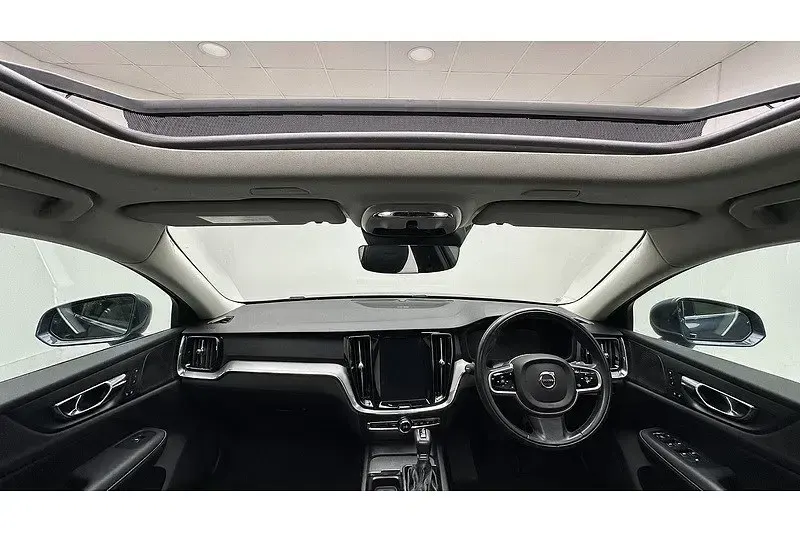 Usado Volvo V60 Inscription 190 HP (139 kW) 2019 Azul Carrinha
