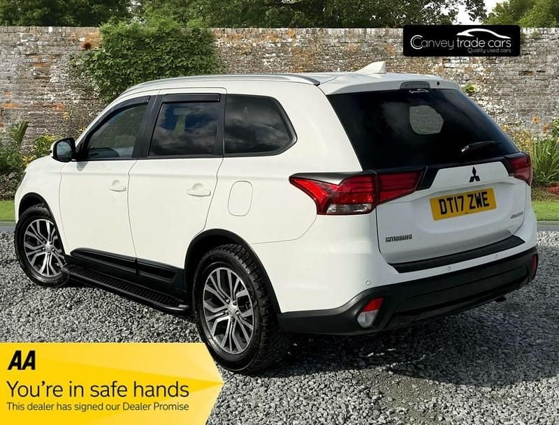 Used Mitsubishi Outlander 147 HP (108 kW) 2017 White SUV