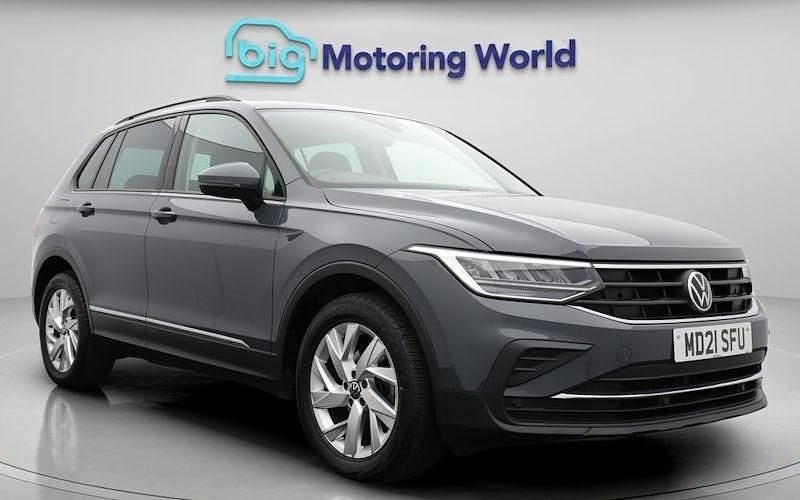 Used 2023 VW Tiguan Life SUV | £16,800 (Good price) - Image 1/4