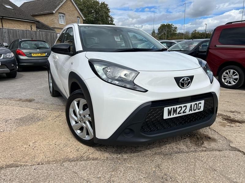 White Used 2022 Toyota Aygo X PURE SUV | £13,990 - Image 1/4