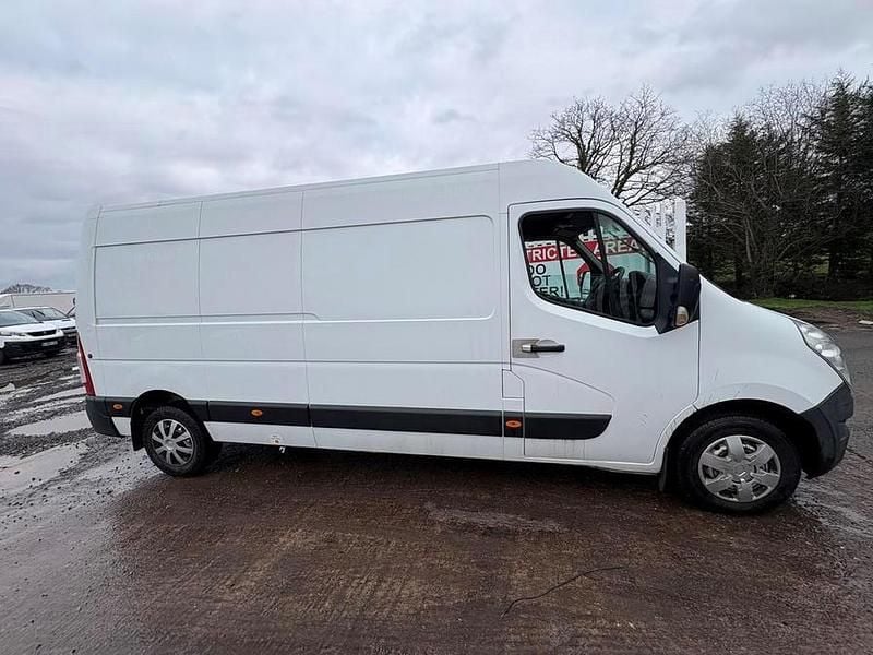 Used Renault Master Business 2017 White Van
