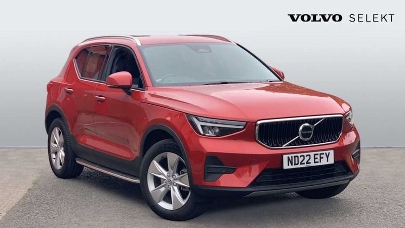 Used Volvo XC40 Core 161 HP (118 kW) 2022 Red SUV