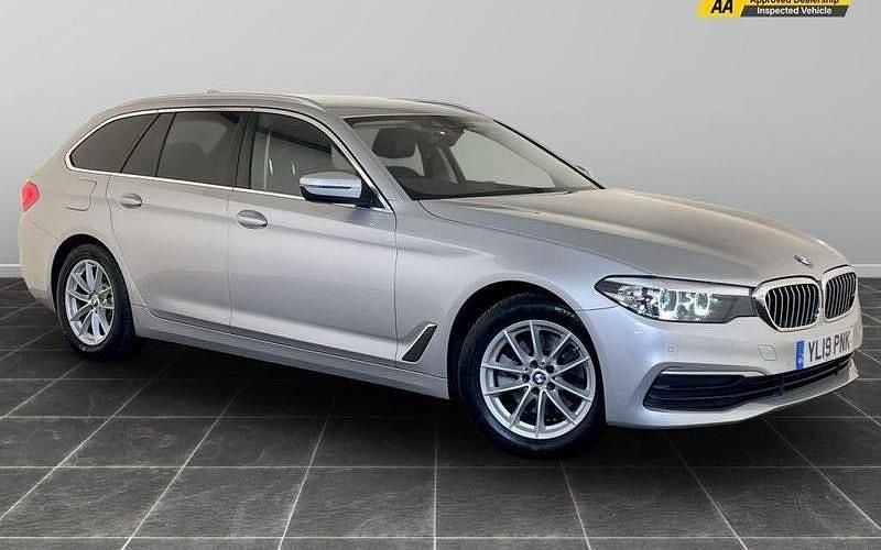 Used 2019 BMW 520 Estate | £12,895 (Super price) - Image 1/2