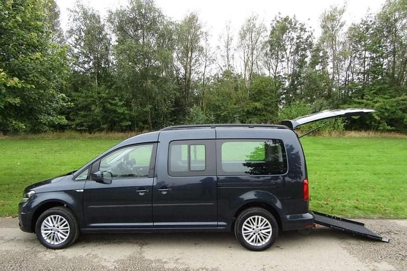 Blue Used 2021 VW Caddy Maxi Life Life MPV | £21,594 (Fair price) - Image 1/1