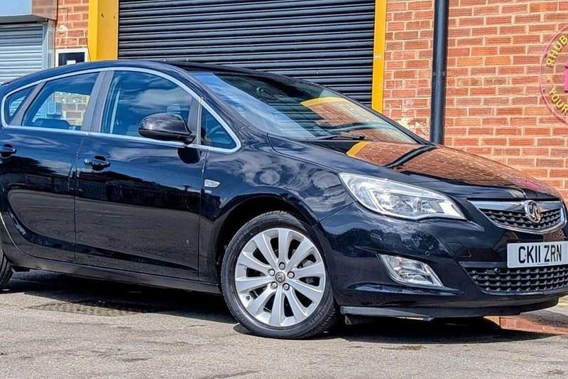Black Used 2011 Vauxhall Astra Hatchback | £4,295 (Fair price) - Image 1/1