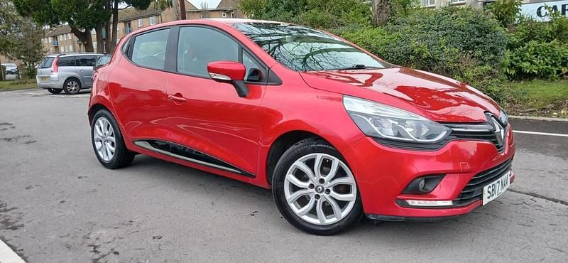 Used Renault Clio IV Dynamique 2017 Red Hatchback