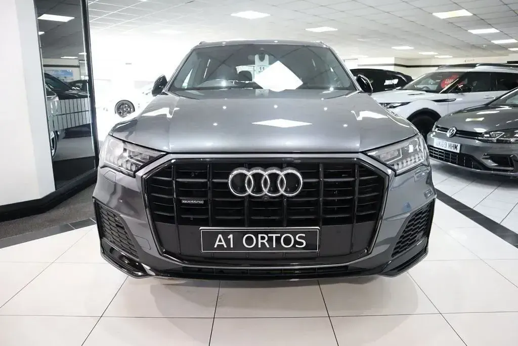 Used Audi Q7 Black Edition 286 HP (210 kW) 2022 Grey SUV